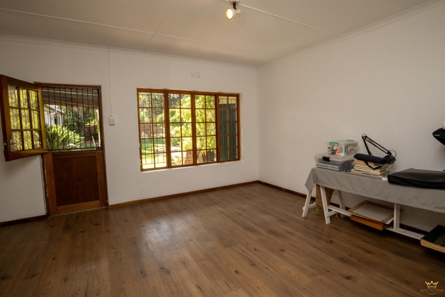 5 Bedroom Property for Sale in Bergsig Western Cape